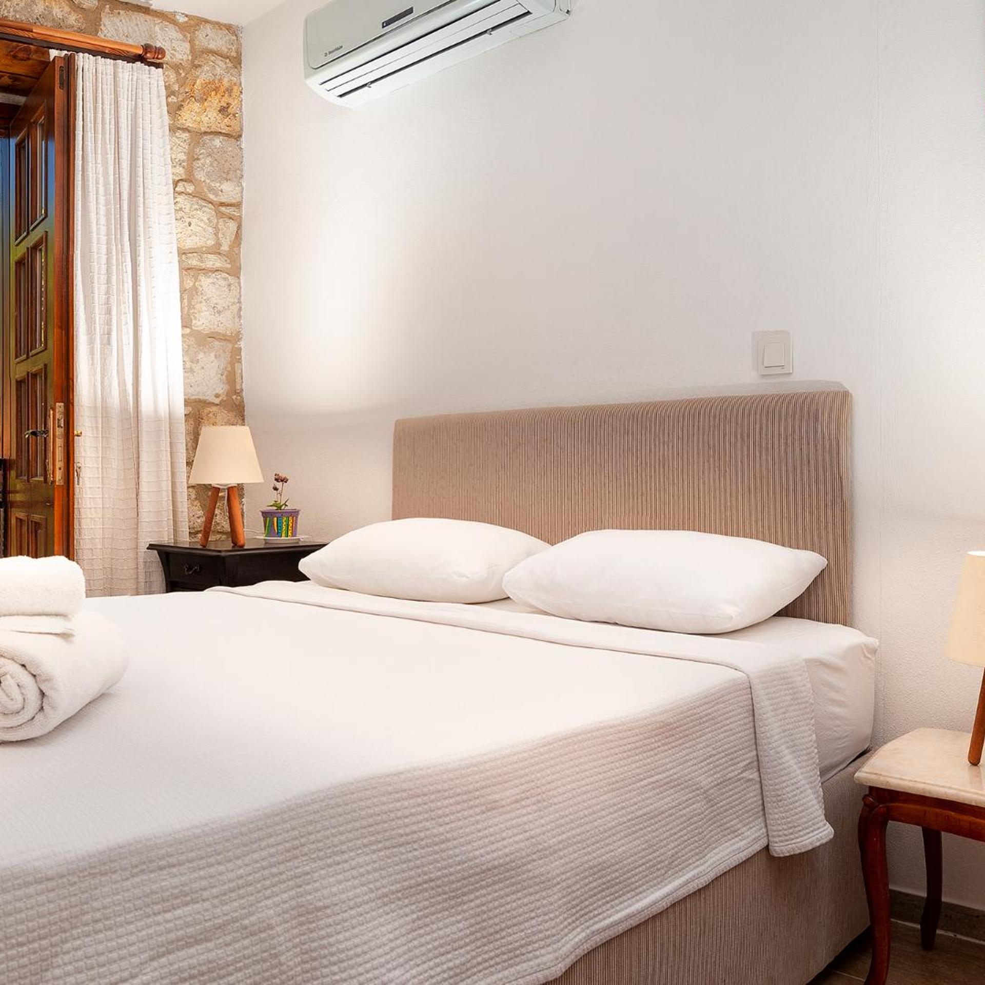 ECONOMY, DOUBLE BED