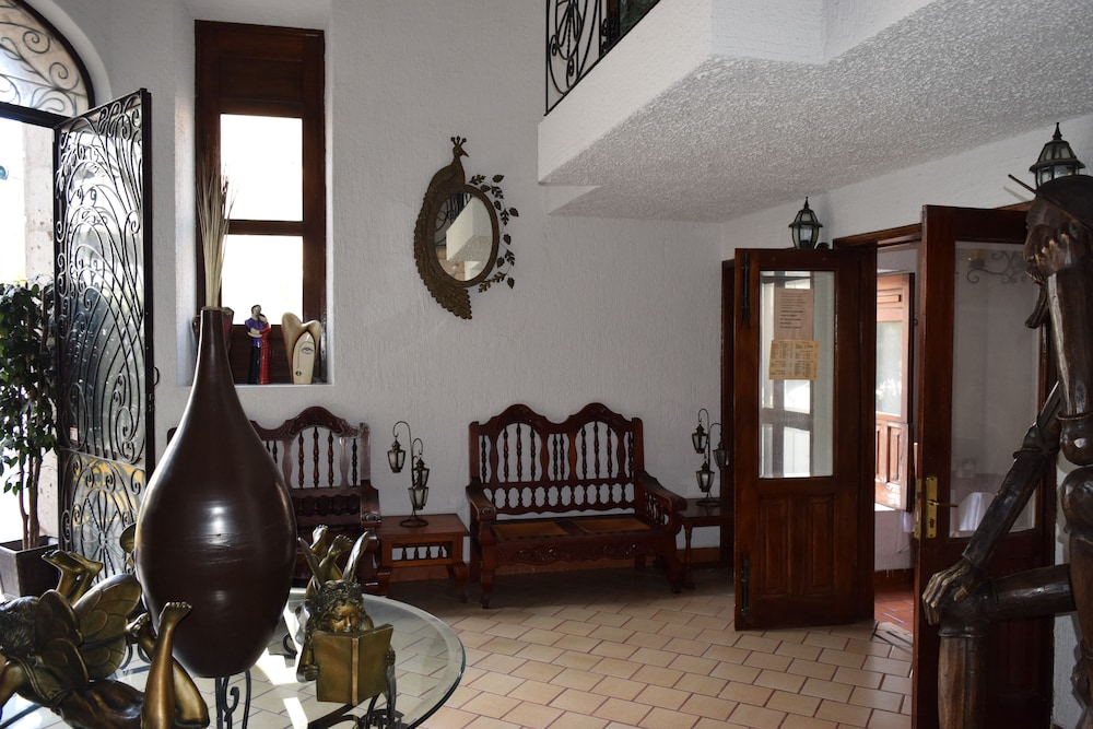 Hotel Don Quijote Plaza 37/58