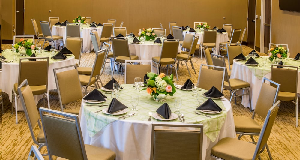 Holiday Inn Paducah Riverfront 53/78