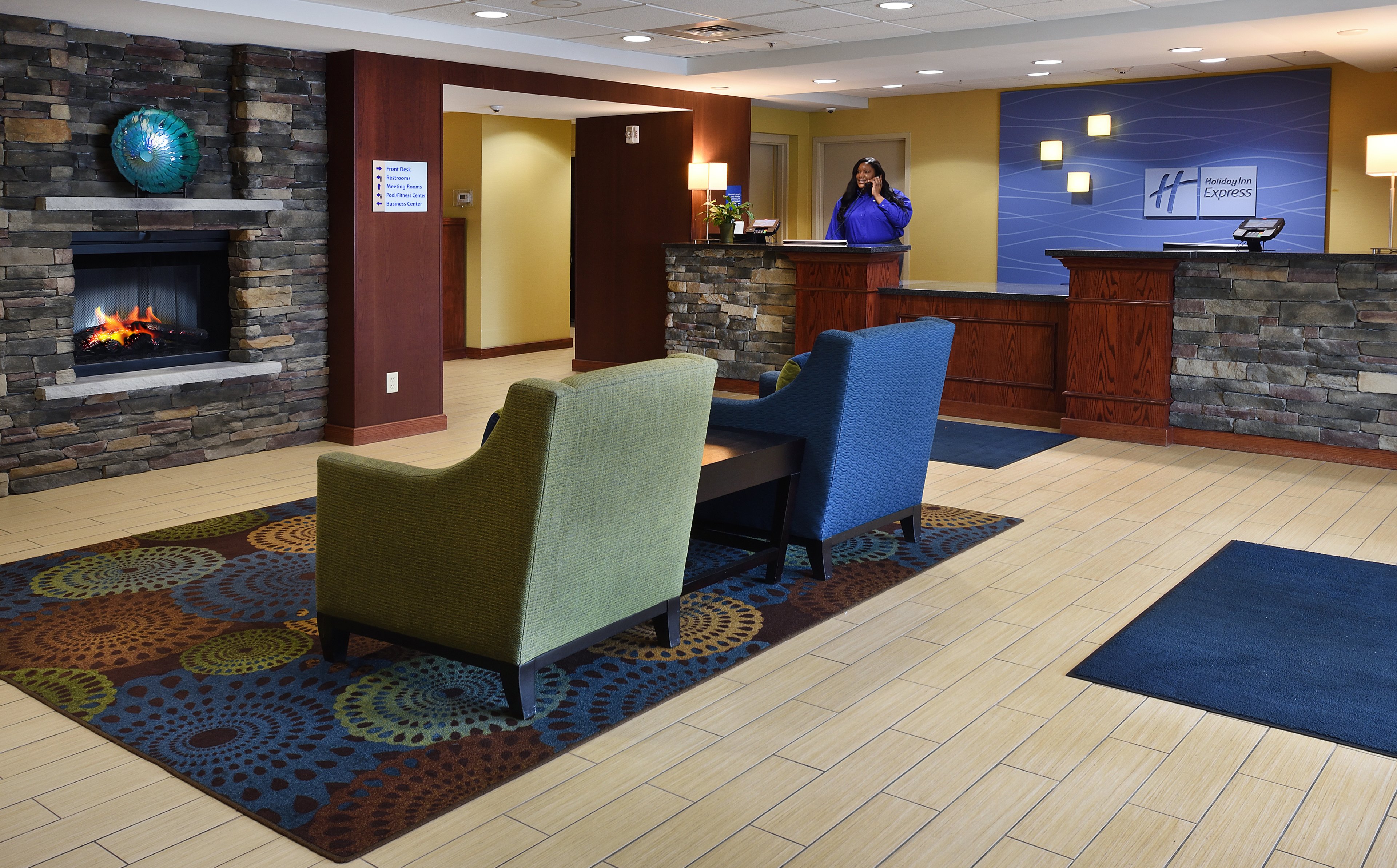 Holiday Inn Express Suites Milford 48/50