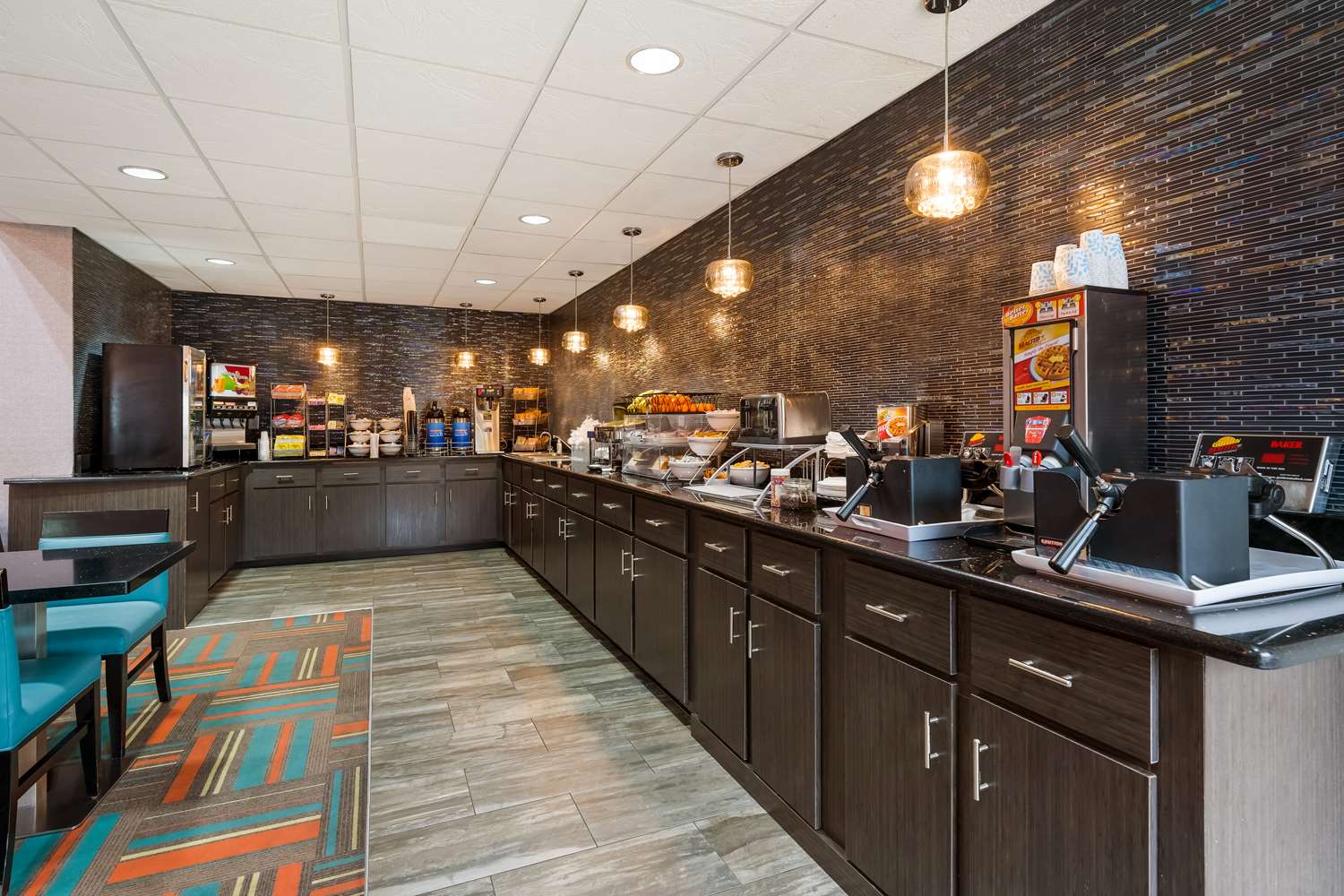Best Western Bradbury Inn & Suites 25/26