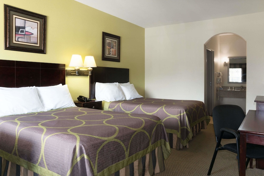Super 8 By Wyndham Rosenberg TX 14/23