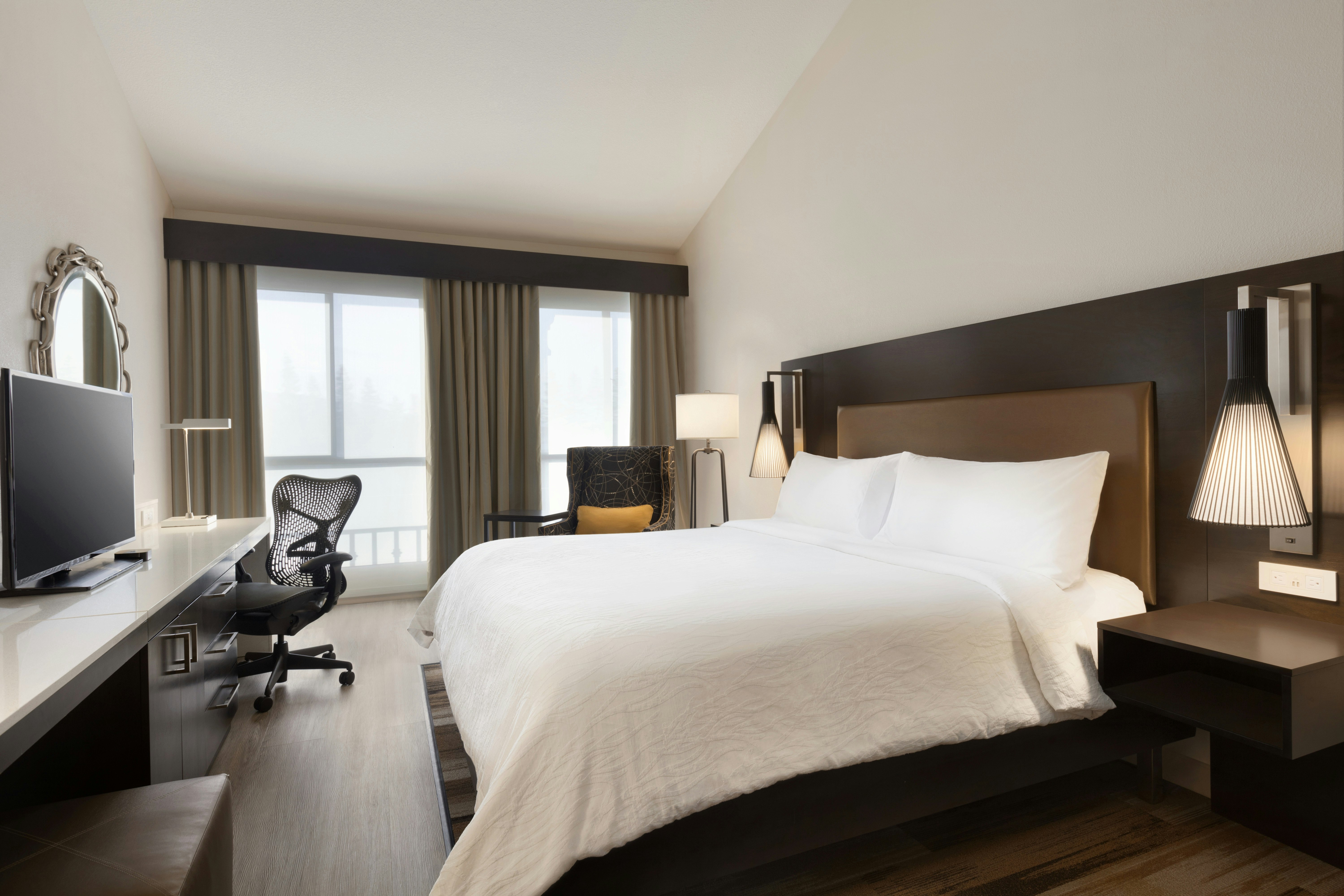 Deluxe, King Bed, Accessible