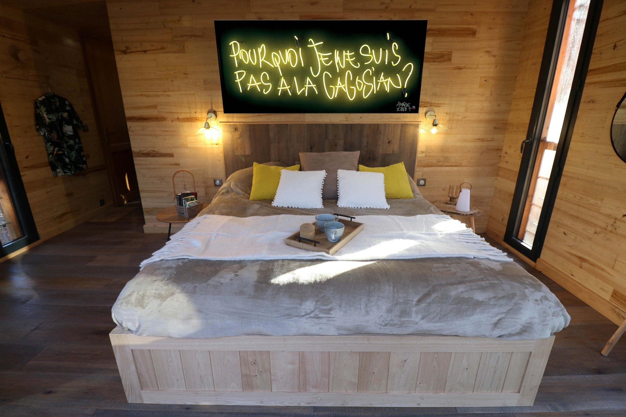 Design, Yello, Suite, King Bed, Hot Tub