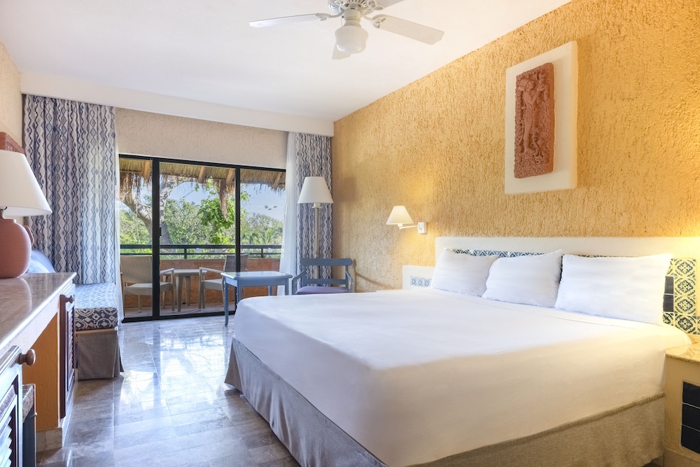 Iberostar Waves Tucan 12/47