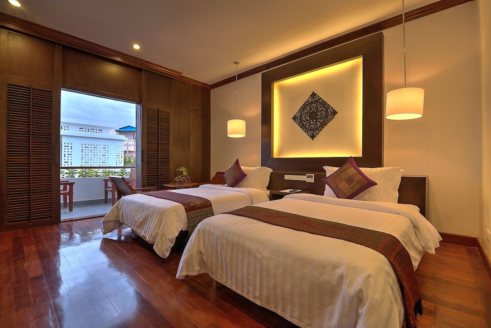 The Moon Residence Spa 24/71