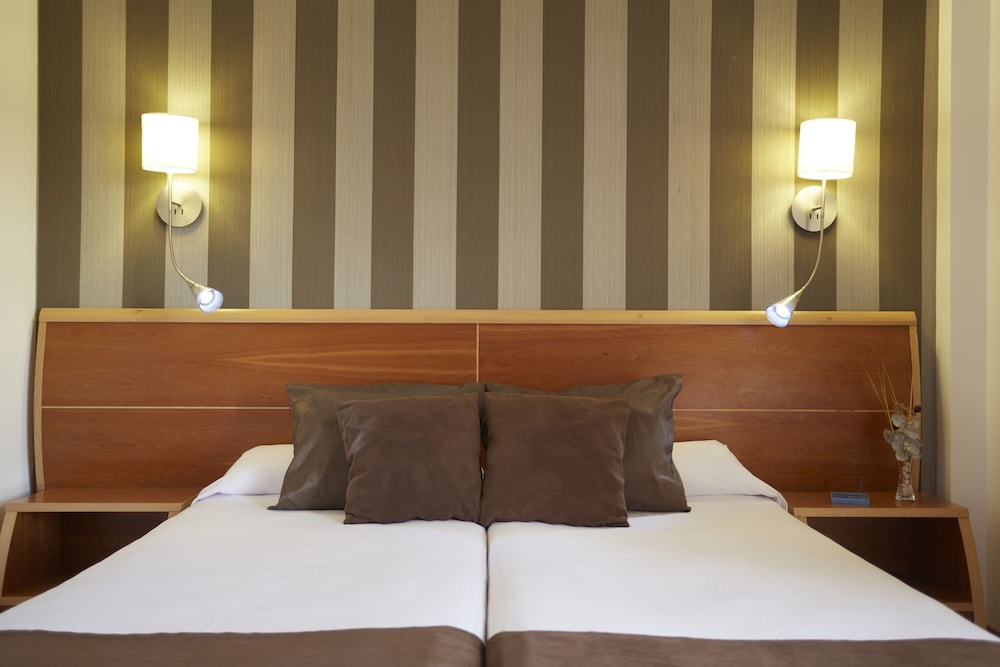 Invisa Hotel La Cala 50/99