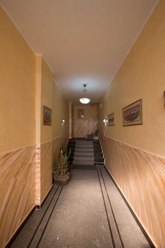 Guardian Guest House 40/69