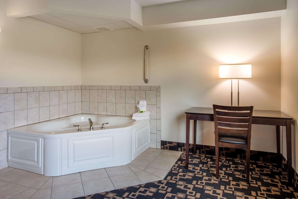 Americinn By Wyndham Wausau 10/50