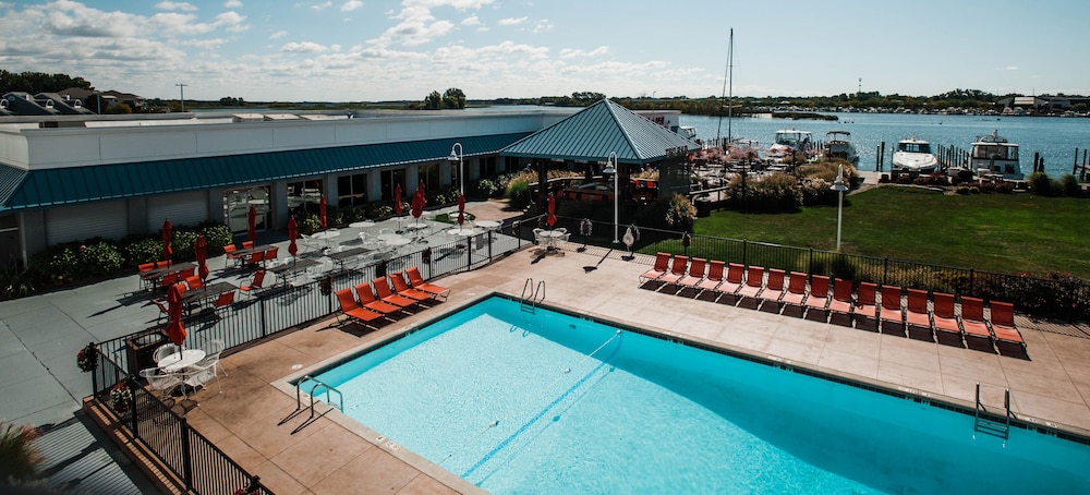 Holiday Inn Grand Haven-Spring Lake, an IHG Hotel 27/52