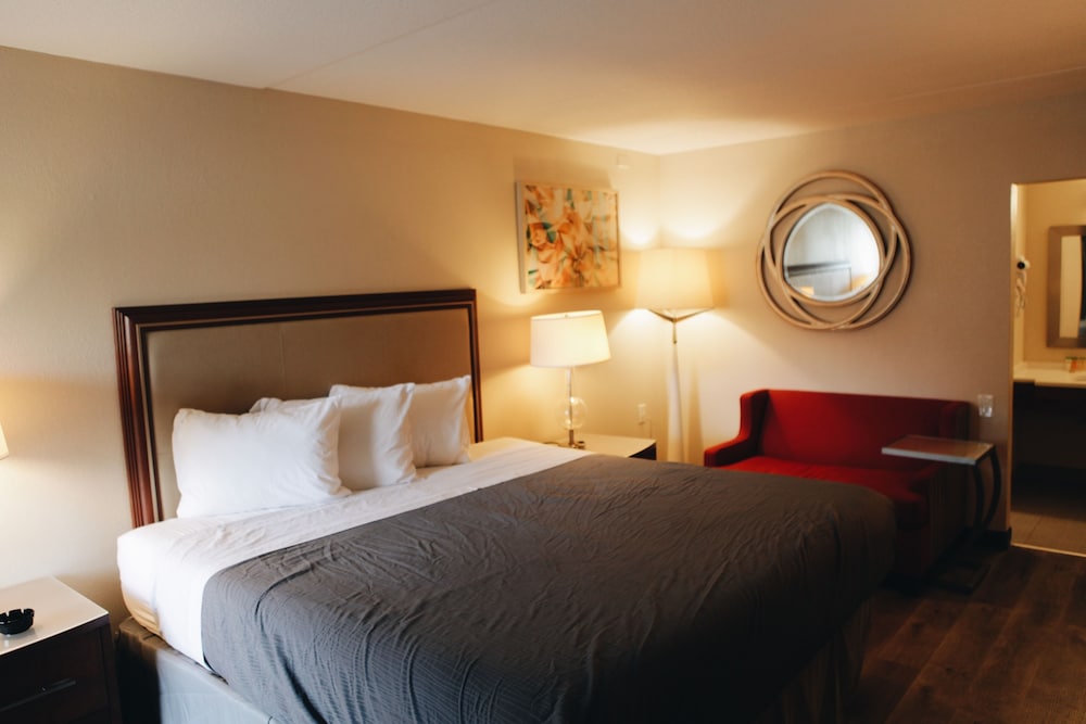 All Seasons Inn & Suites 11/41