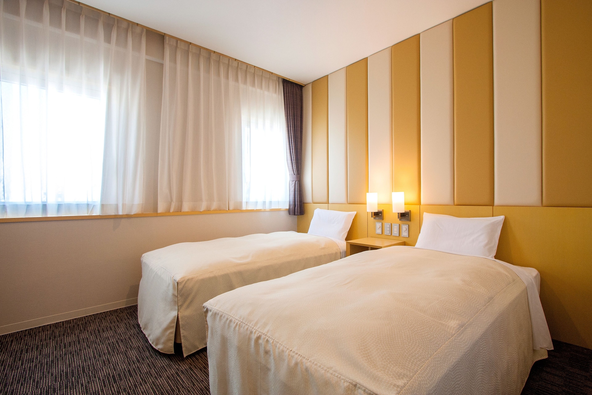 Designer, Twin Beds