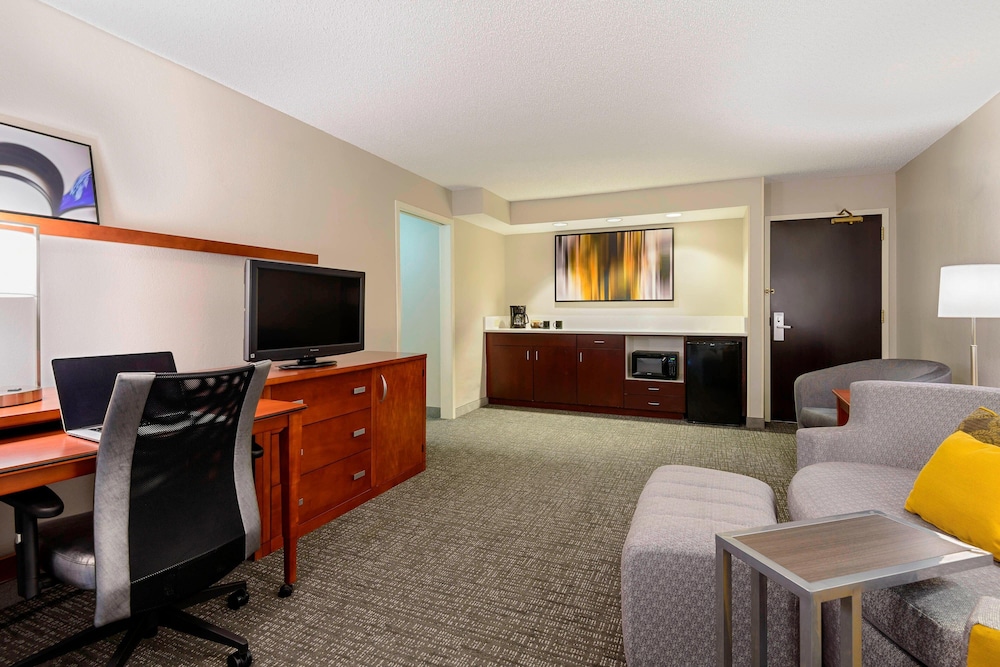 Courtyard by Marriott Gainesville 33/54
