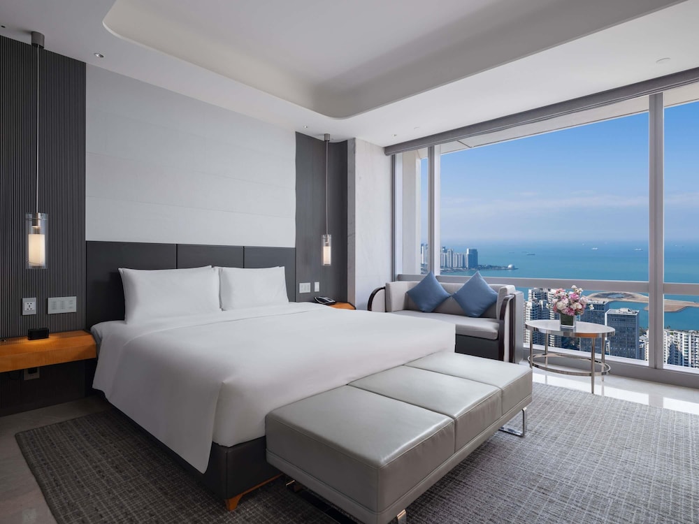 JUNIOR SUITE, KING BED, OCEAN VIEW