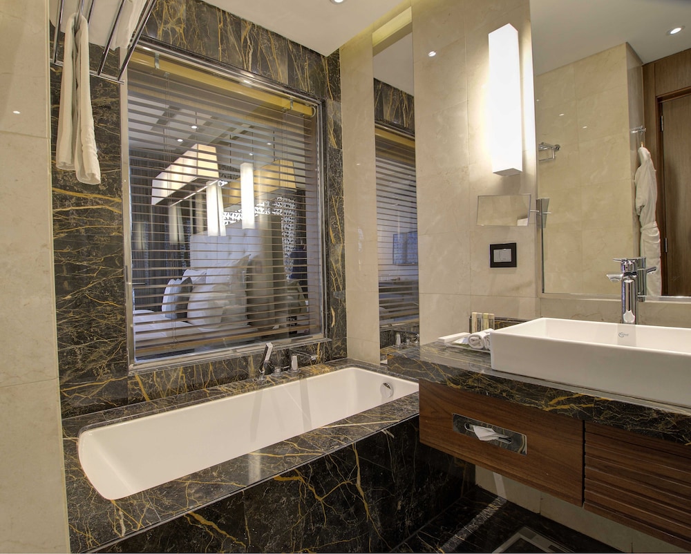 Lancaster Plaza Beirut 57/60