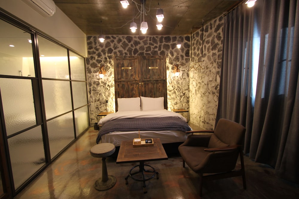 February Hotel Sungseo 28/67