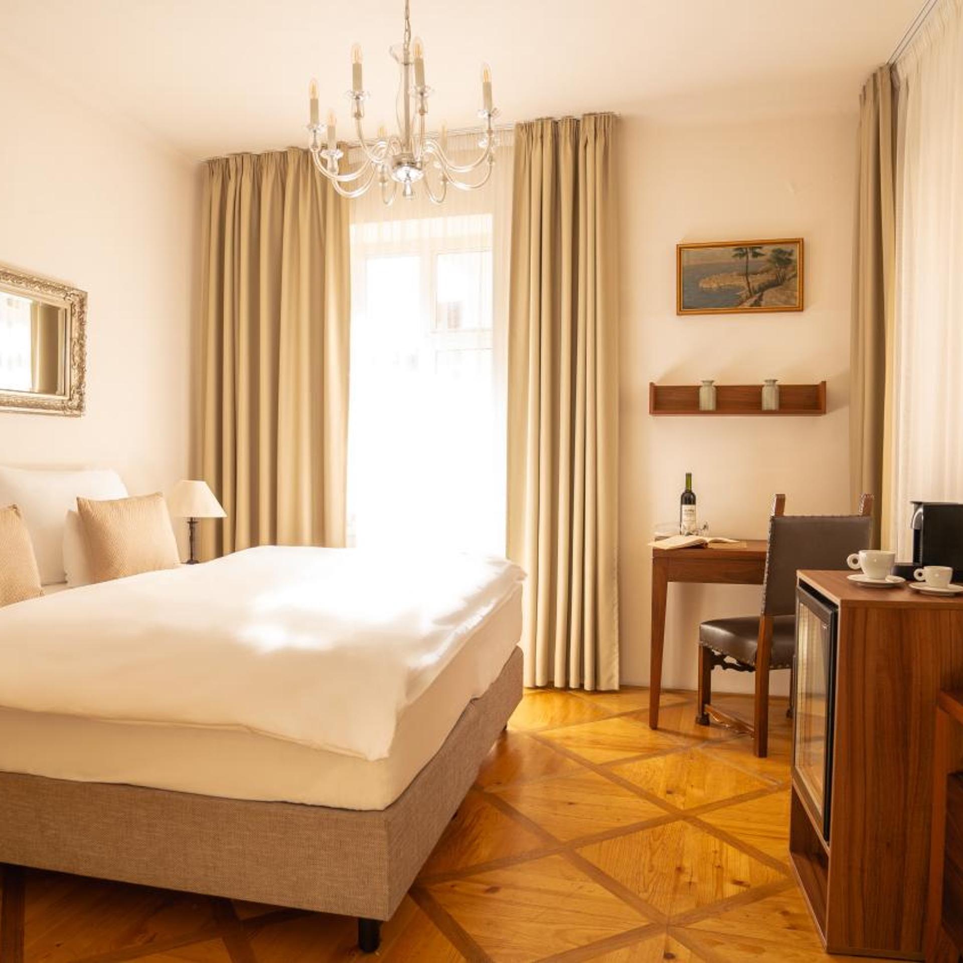 غرفة سوبيريور بسرير مزدوج أو سريرين منفصلين، Hotel Golden Key Prague 4/8