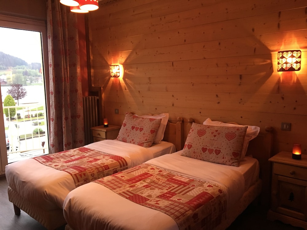 Logis Hotel Le Ptit Hotel Du Lac 1/30