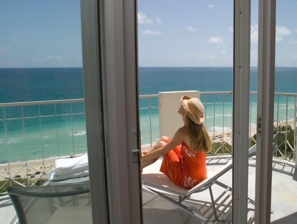 Sea View Hotel 37/74