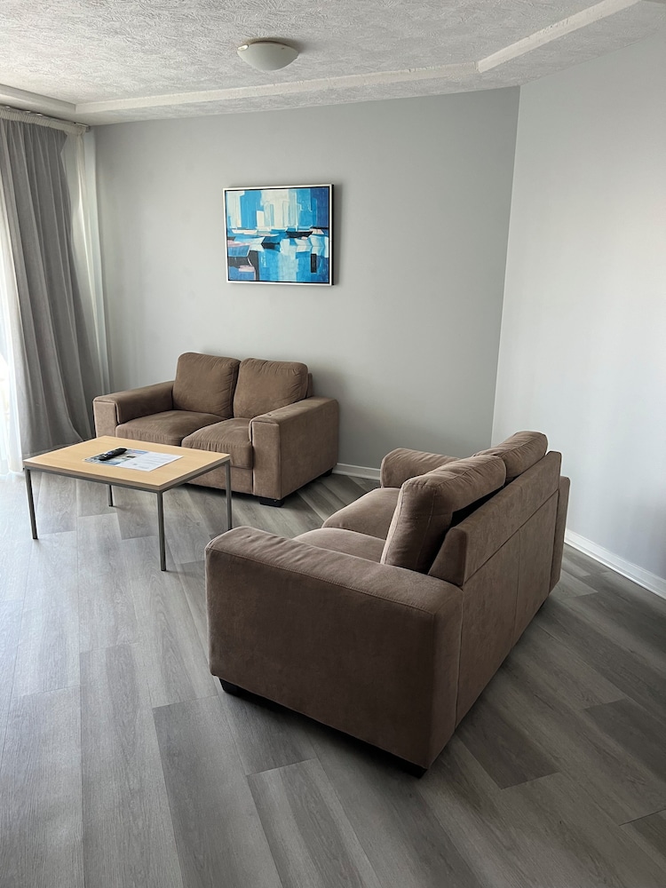 CALOUNDRA CENTRAL APARTMENT HOTEL 57/68
