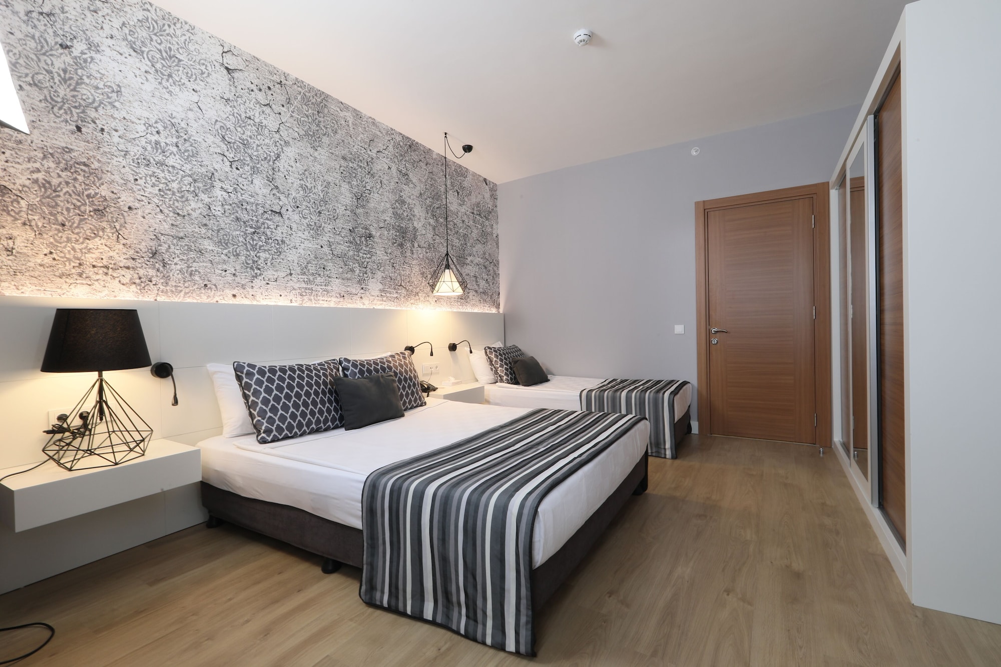 Pool, Standard, 1 Double and 1 Single Bed