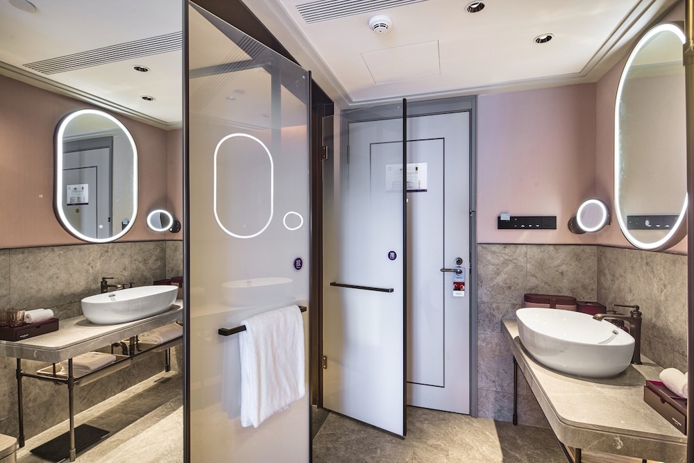 Mercure Yiwu International Trade City 28/32
