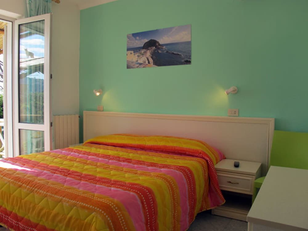 STANDARD, DOUBLE BED