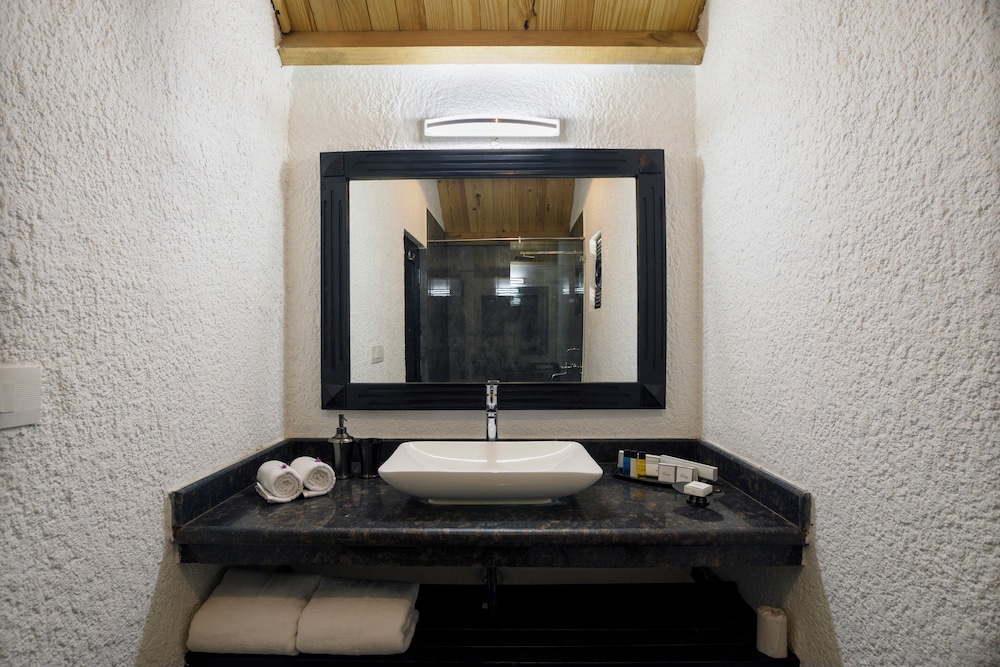 White Woods Resort & Spa 31/33