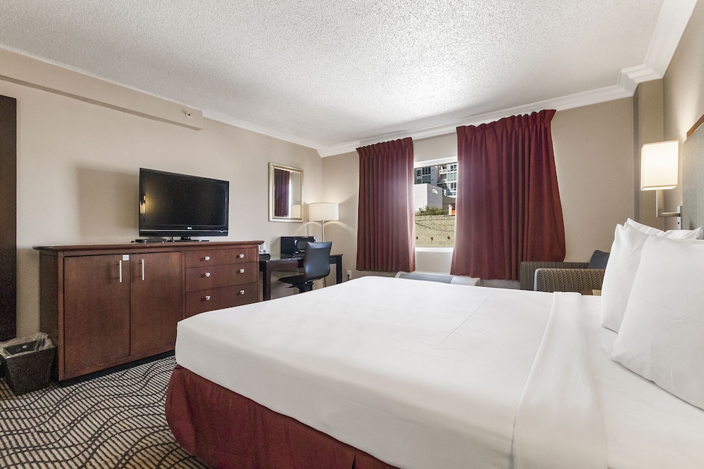 JACK LONDON INN 23/53