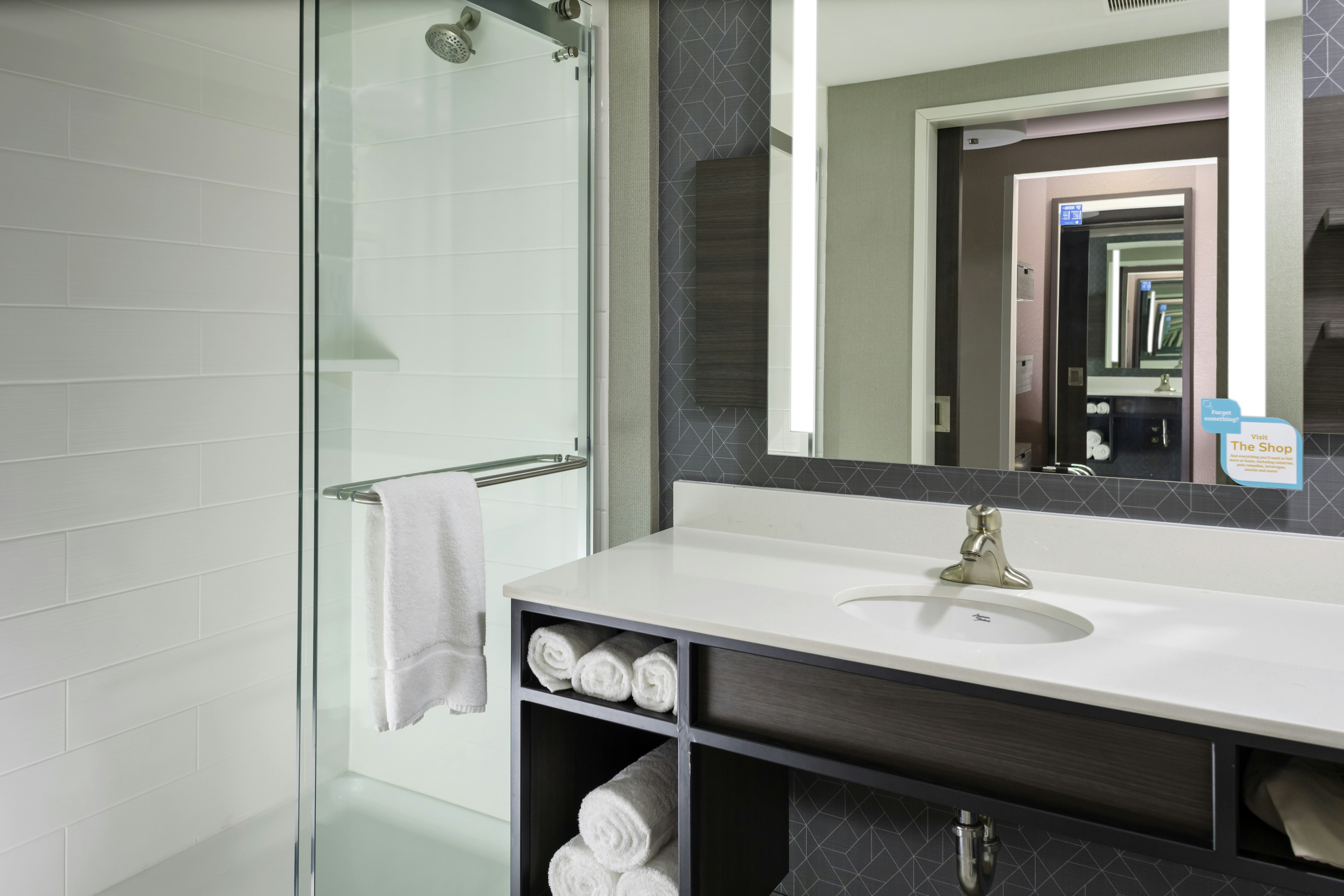 DELUXE, 2 QUEEN BEDS