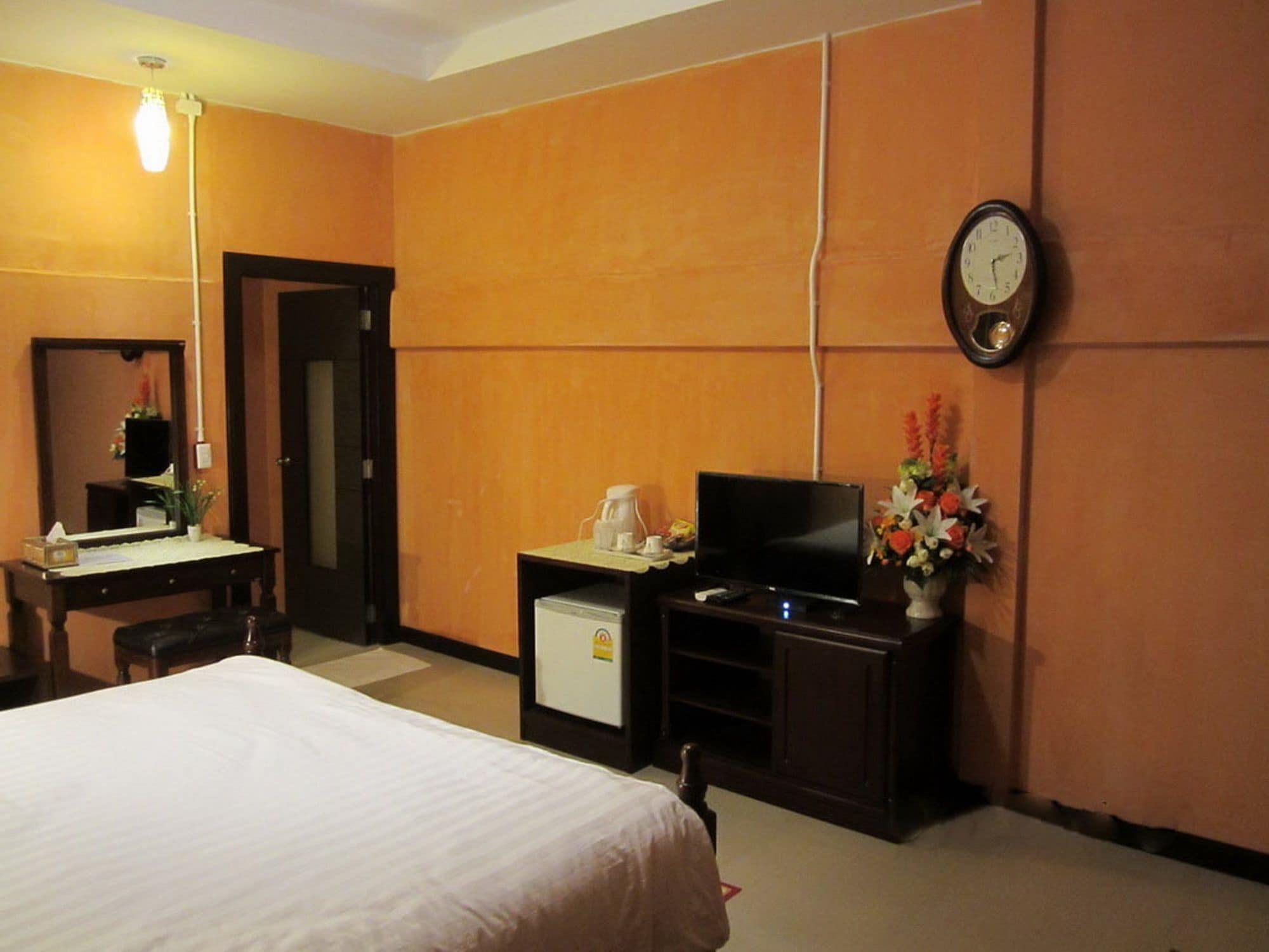 Design, Suite, King Bed, Jetted Tub