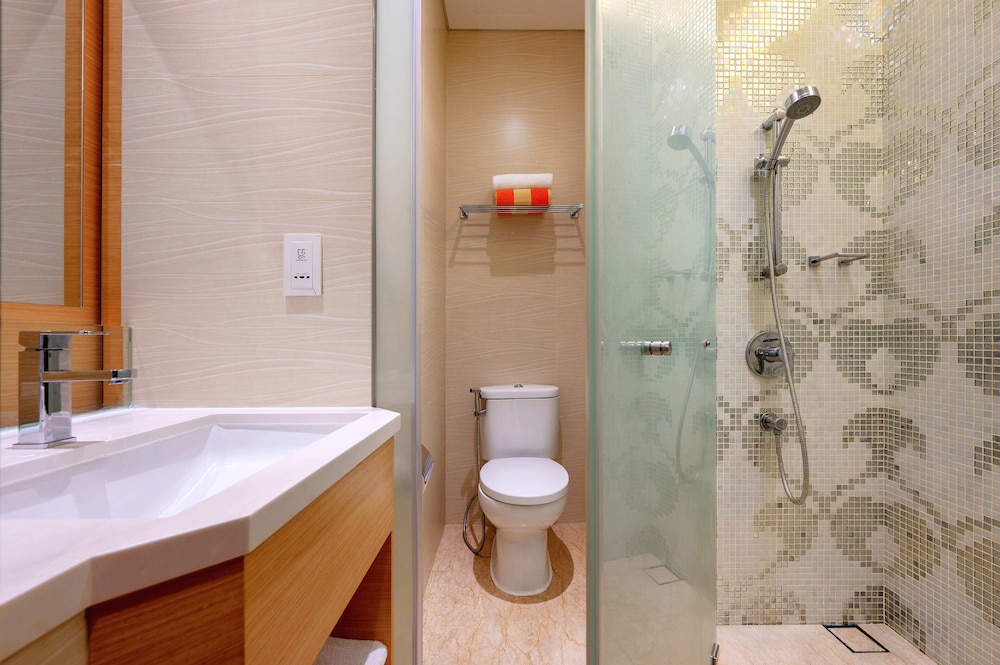Dorsett Singapore 68/70