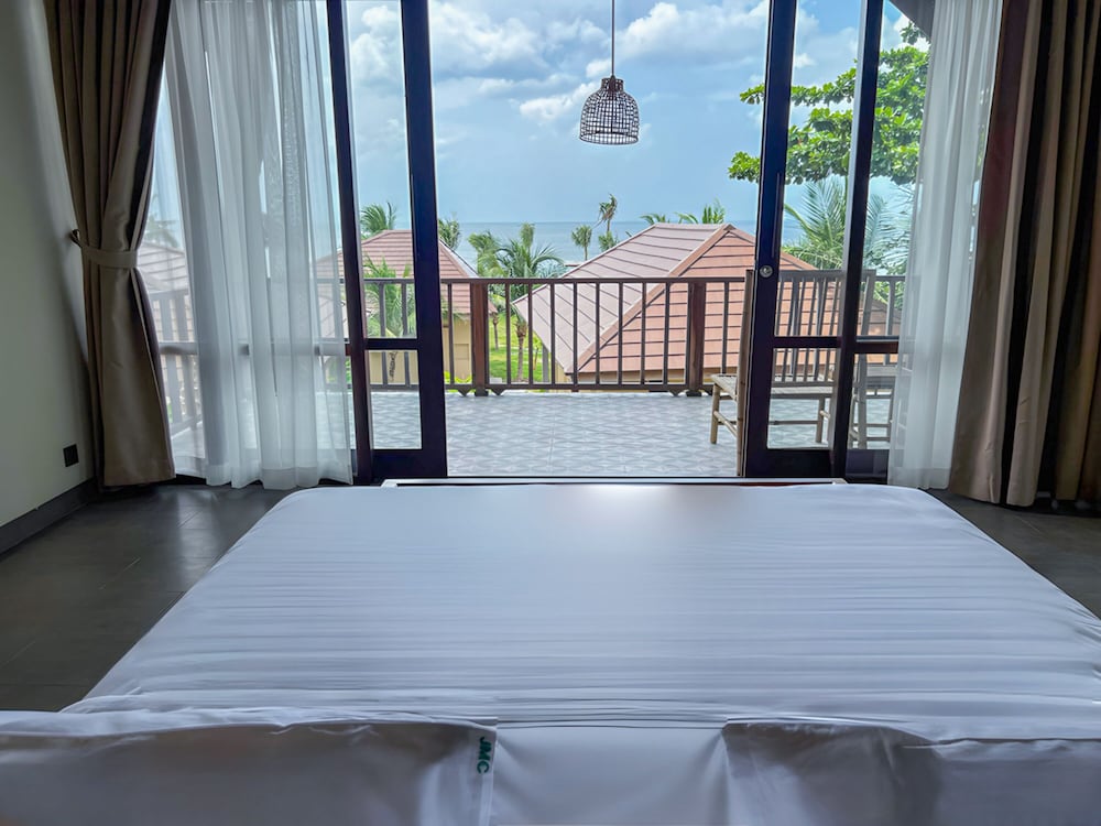 Tropical, Bungalow, King Bed