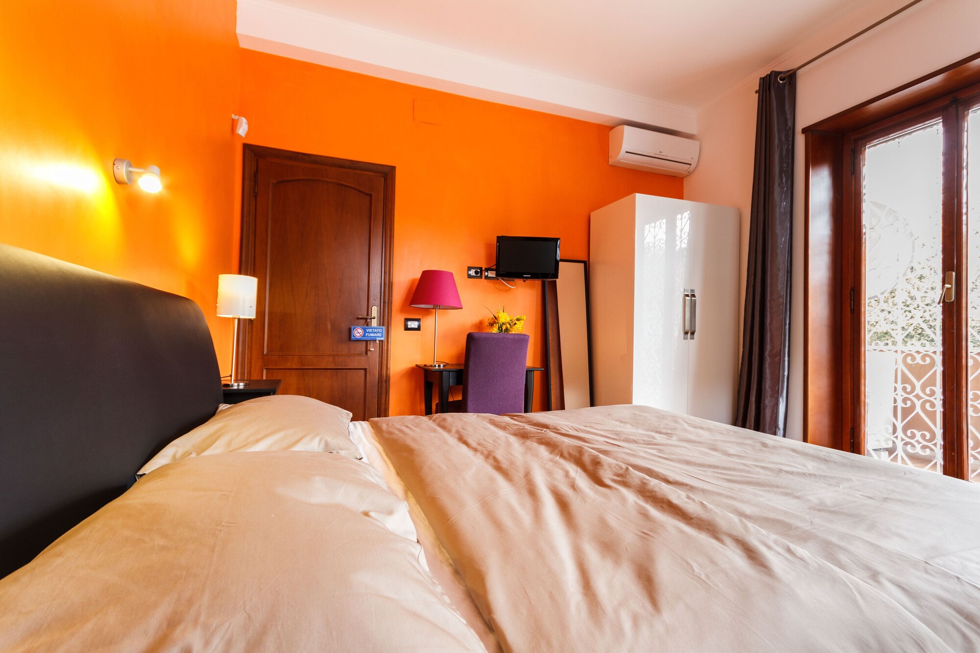 COMFORT, DOUBLE BED, CITY VIEW, EXTERNAL BATHROOM