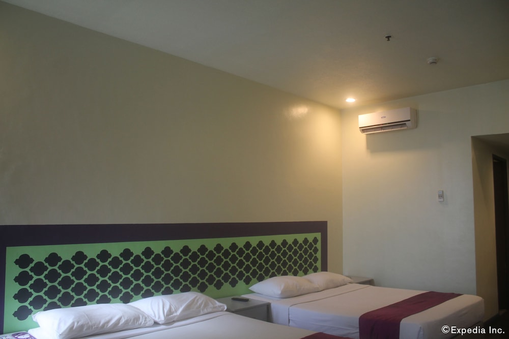 V Hotel 17/35