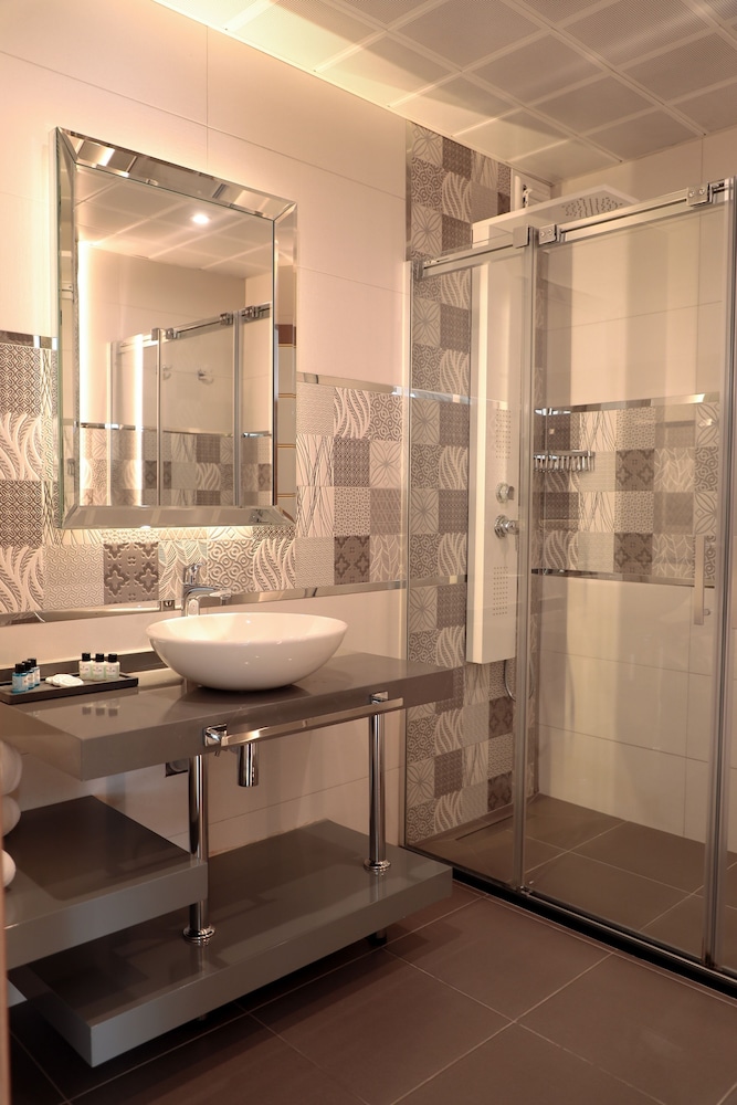 Avrasya Port Hotel 36/40