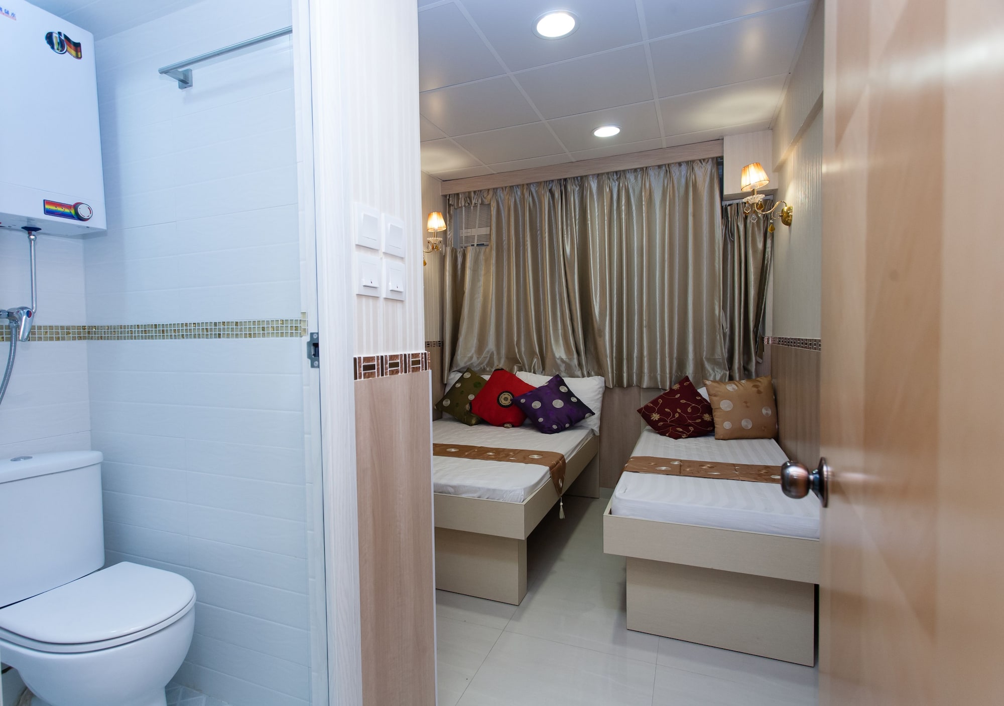 ROOM, TRIPLE