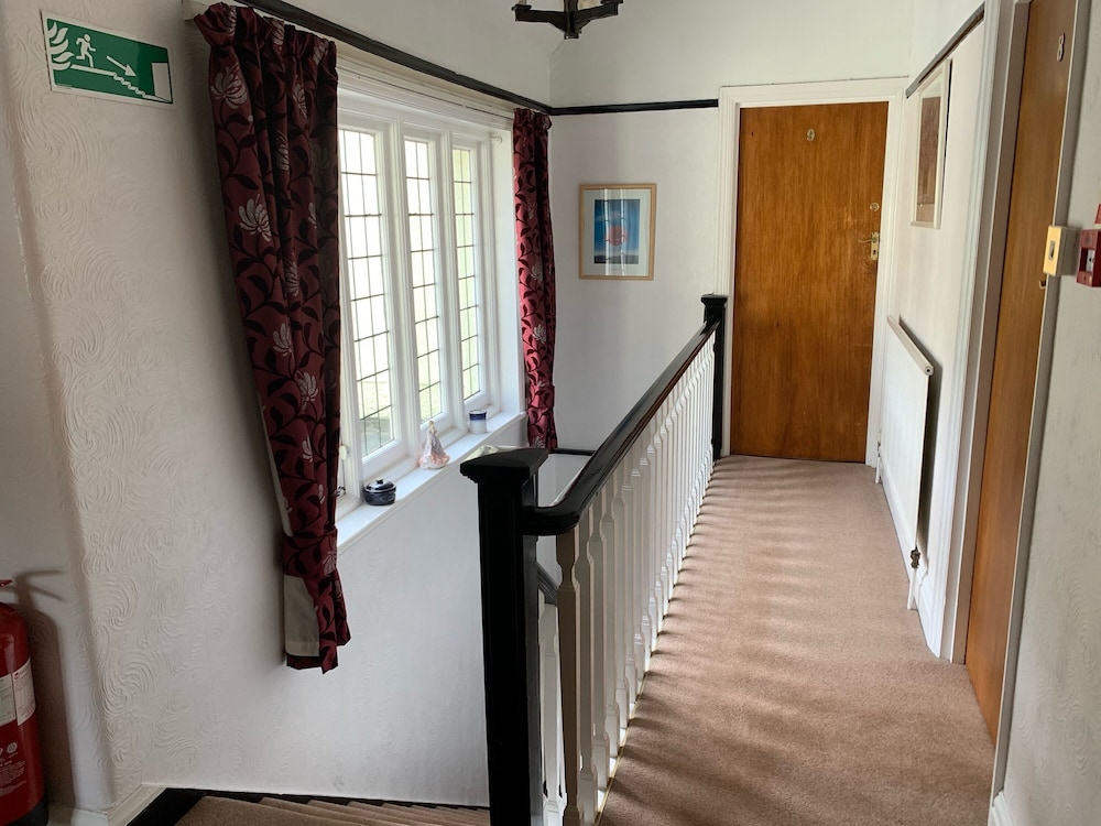 Burleigh House - Guest house 36/60