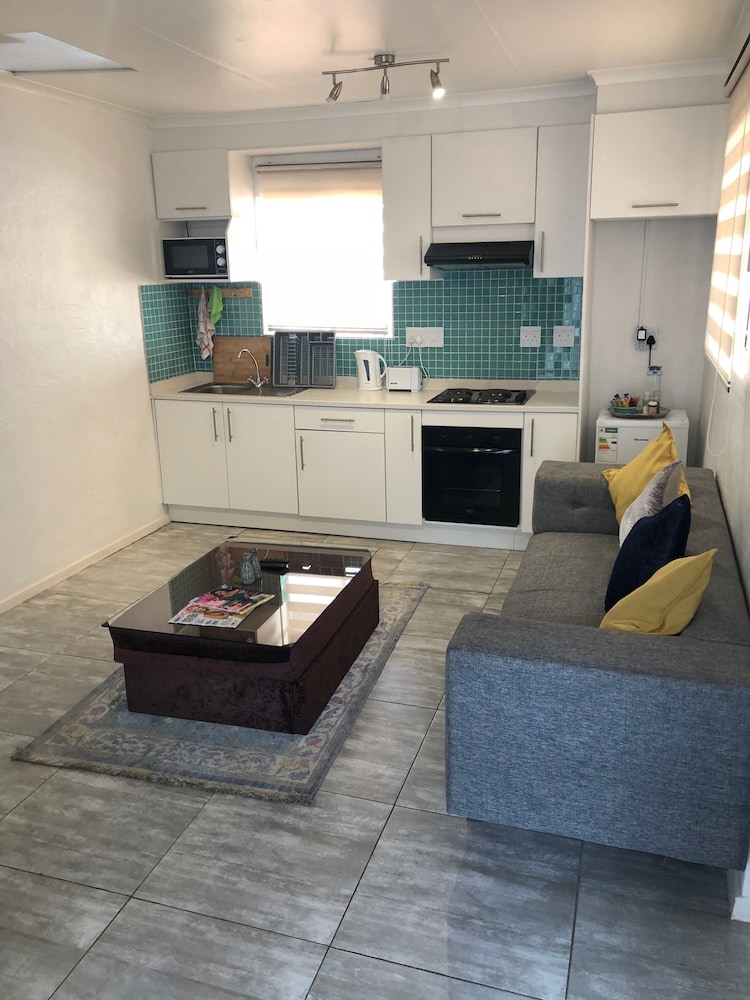 Muco Guest House 25/50