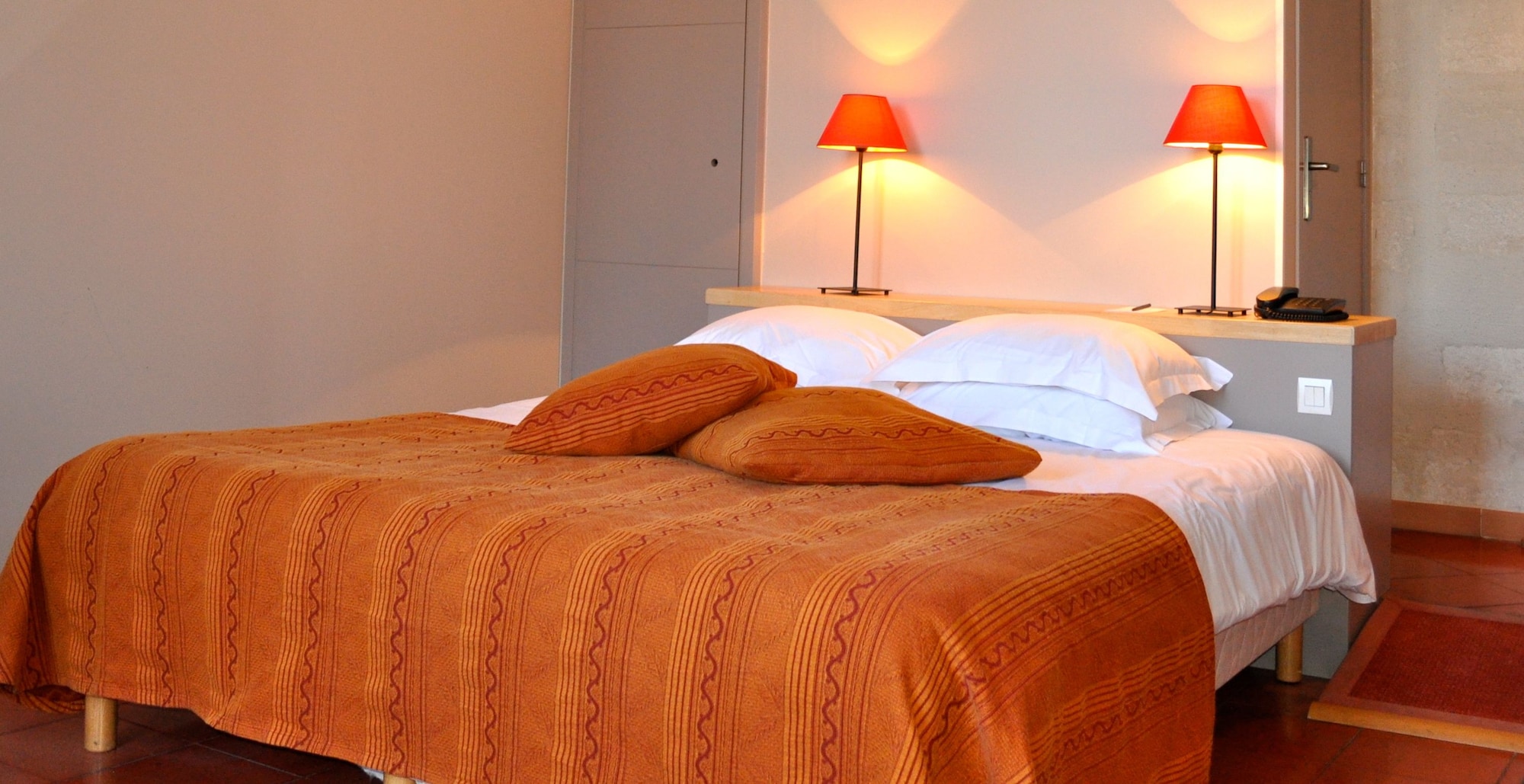 STANDARD, DOUBLE OR TWIN BED
