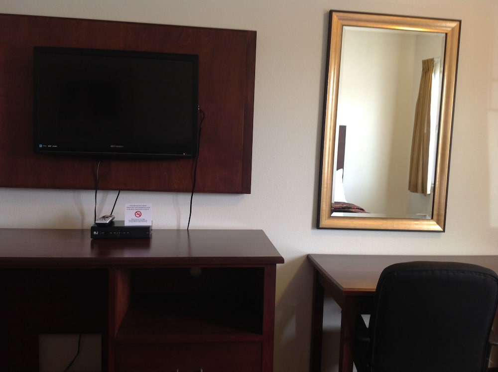 America Inn Suites 26/45