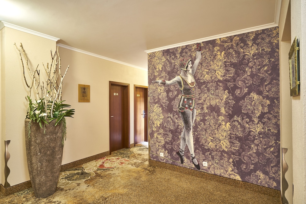 Classic Hotel Harmonie 11/77
