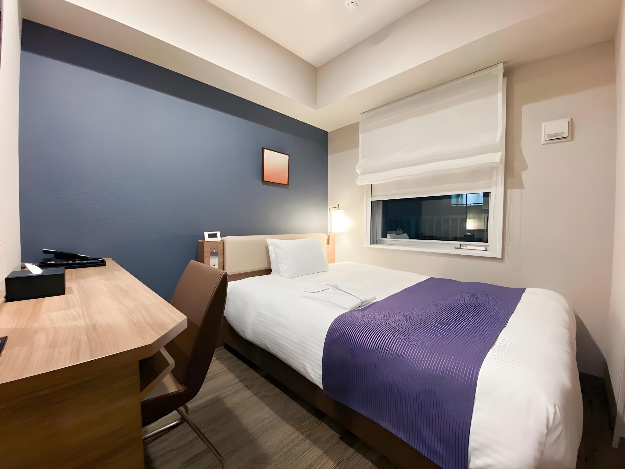 Room, Semi Double Bed