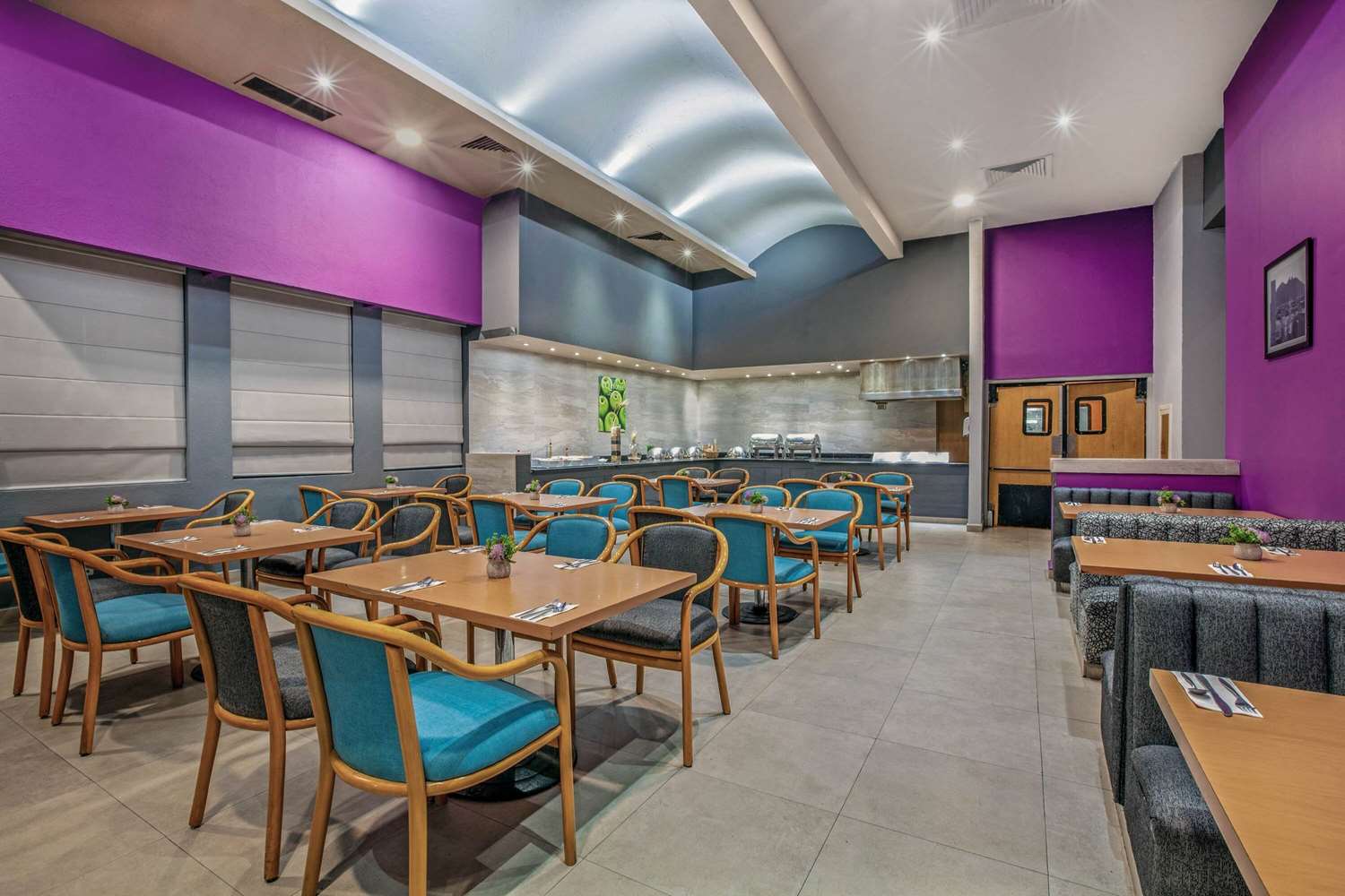 restaurant cafeteria
