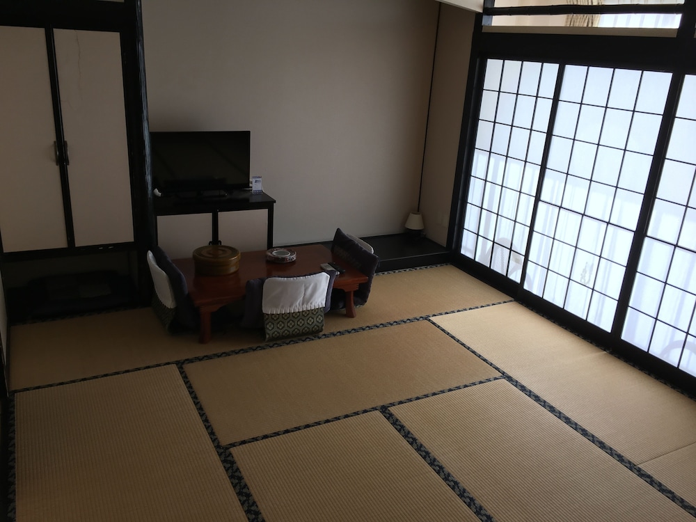 Ryokan Yuri 61/69