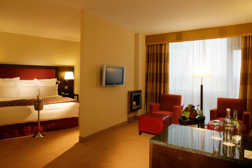 Room, Triple
