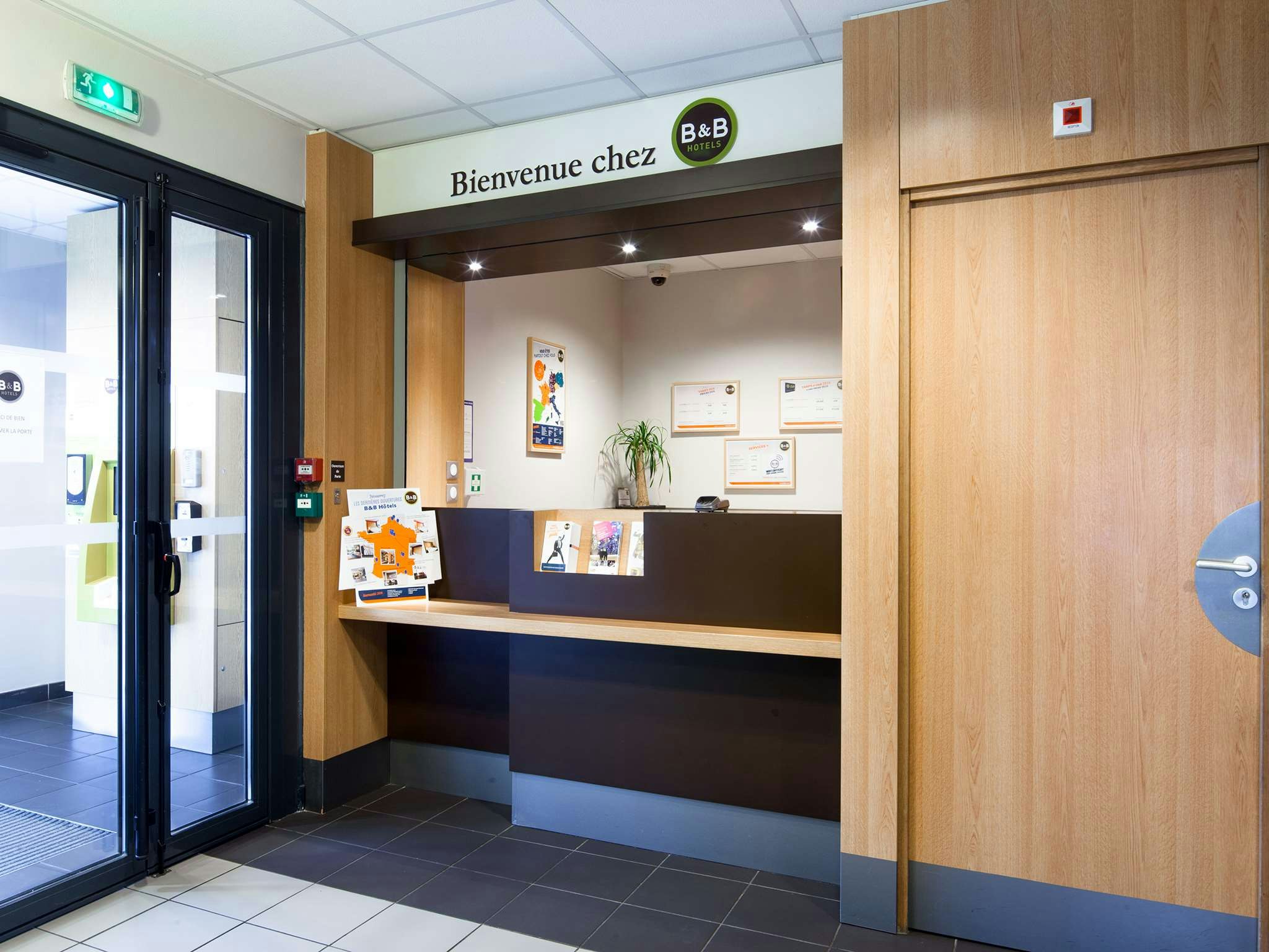 Lobby at B&B Hotel Lille Tourcoing Centre, TOURCOING