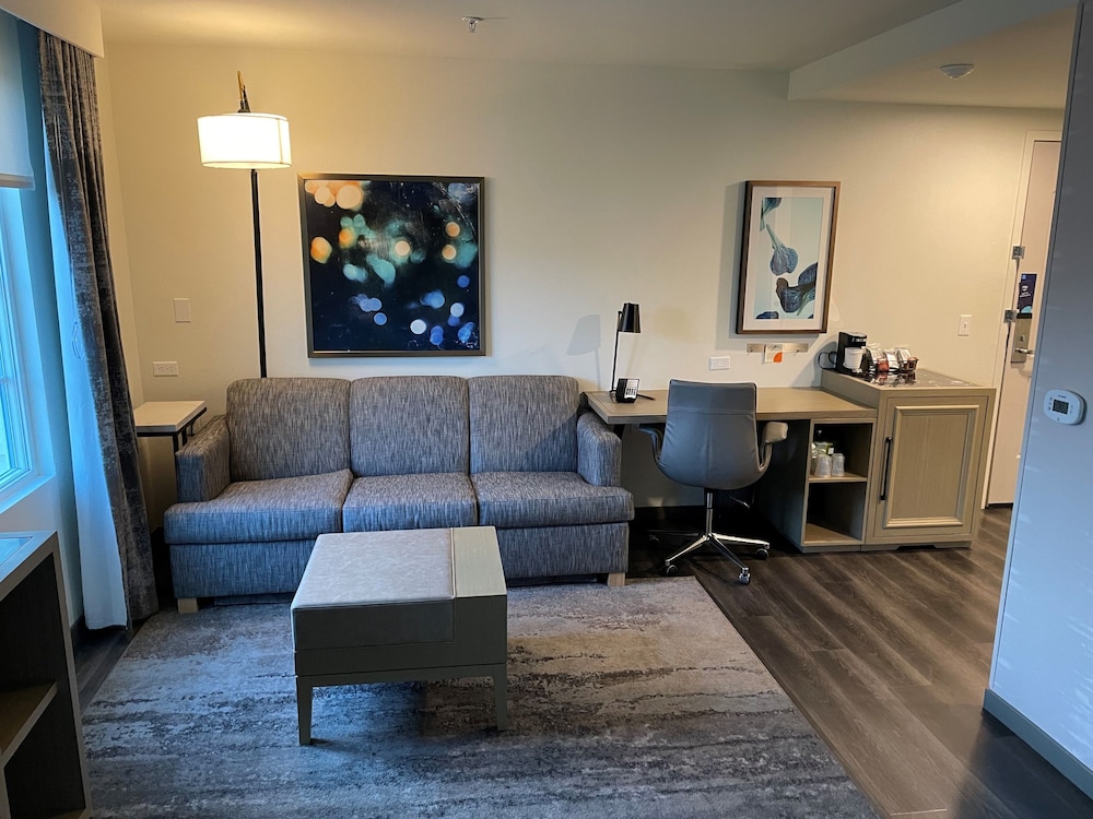 Hyatt Place Santa Barbara 33/55
