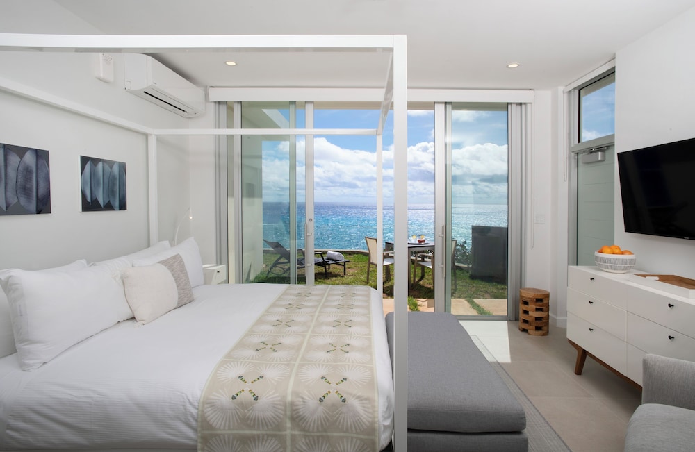 3 Bedrooms, Suite, 3 King Beds, Ocean Front, Sofa