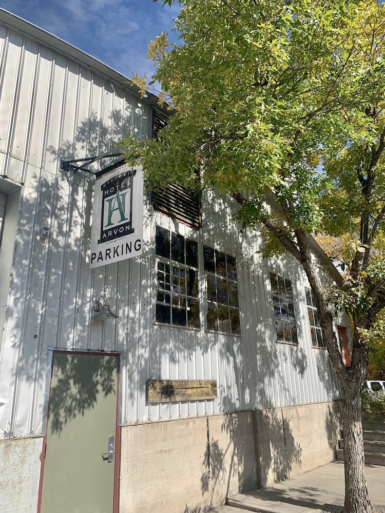 Hotel Arvon 5/50